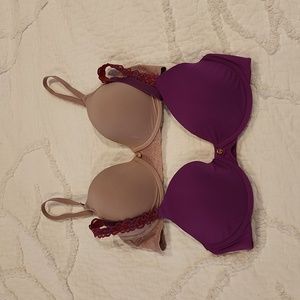 NATORI bras. 32C lightly lined t-shirt bras. Excellent condition.